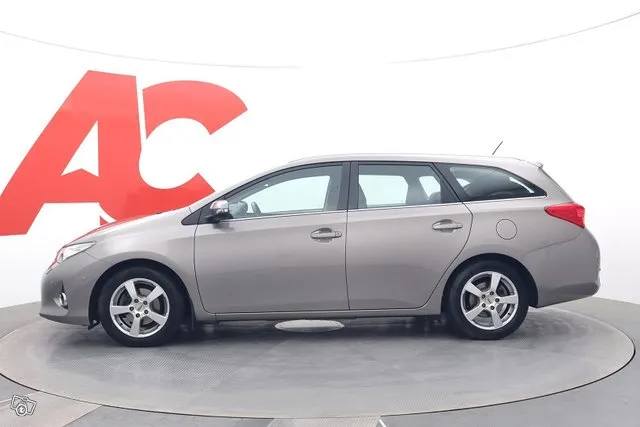 Toyota Auris Touring Sports 1,6 Valvematic Premium Multidriv Image 2