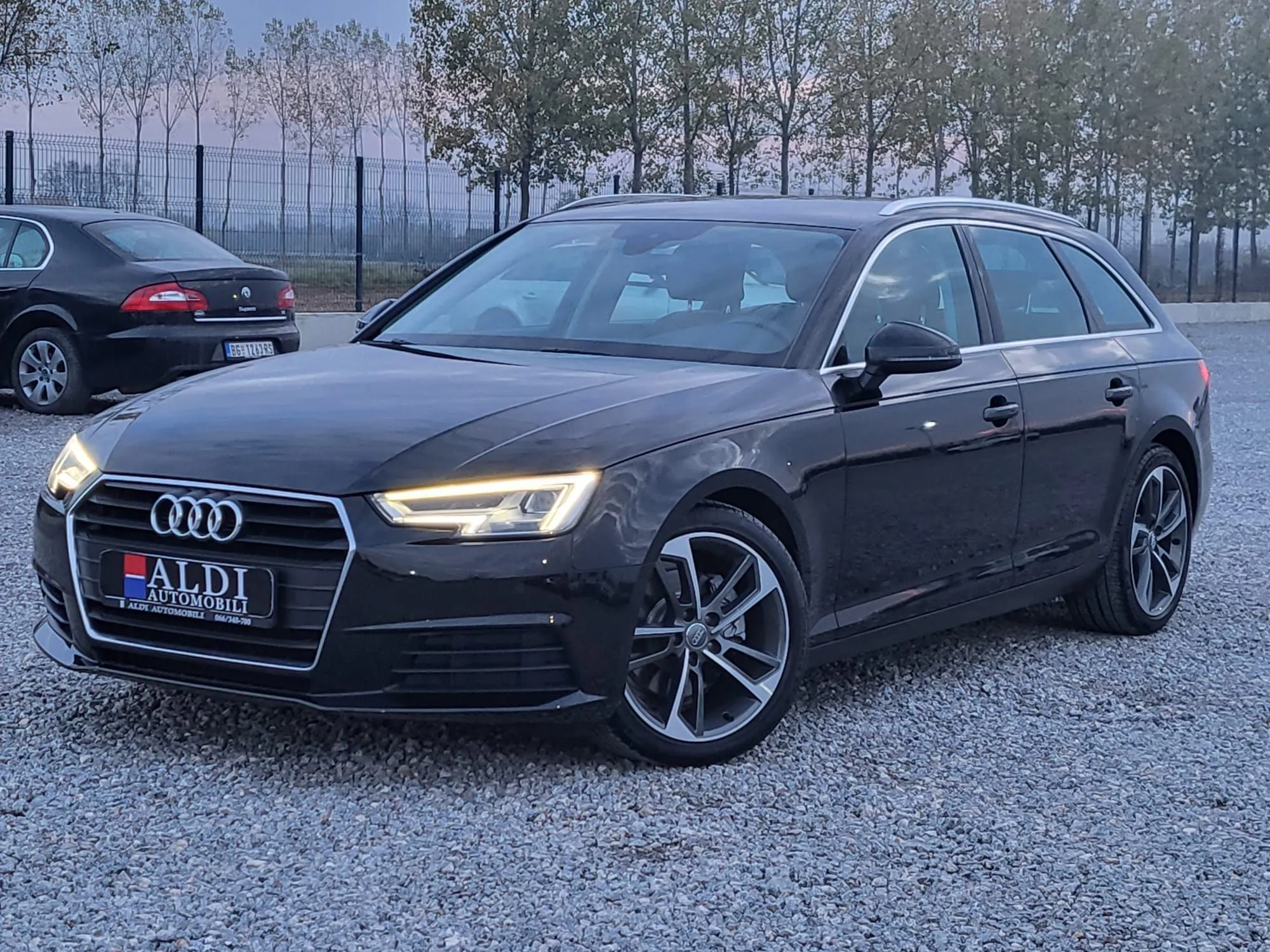 Audi A4 2.0/S-tronic Image 1